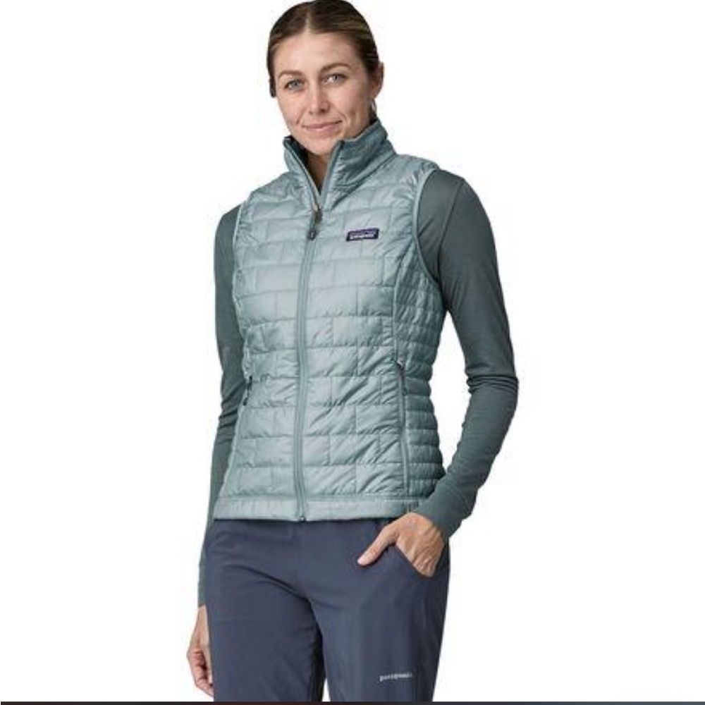 Patagonia Women's Light Gray/Mint Quilted Vest NWOT